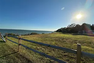 1425 Laurelwood Dr, Laurel, NY 11948 - Photo 5