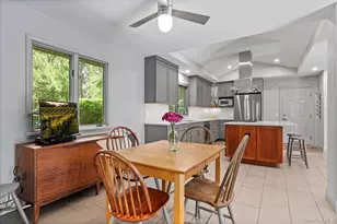 1425 Laurelwood Dr, Laurel, NY 11948 - Photo 17