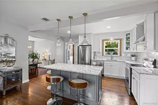 10 S Old Neck Rd, Center Moriches, NY 11934 - Photo 9