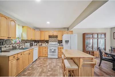 35 Maple Avenue, Bellport, NY 11713 - Photo 13