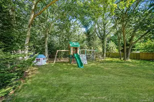 35 Maple Ave, Bellport, NY 11713 - Photo 31