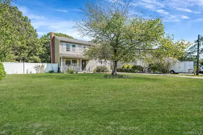 35 Maple Avenue, Bellport, NY 11713 - Photo 3