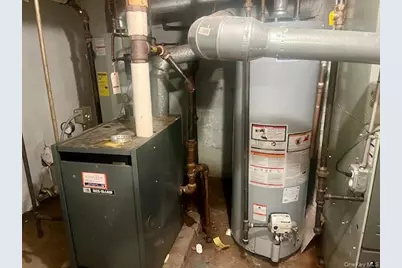 10922 Myrtle Avenue, Richmond Hill, NY 11418 - Photo 23