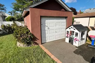 5 Lawrence Ave, Lynbrook, NY 11563 - Photo 17