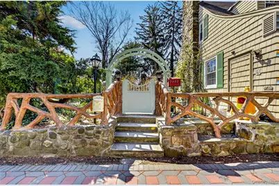 16 Ascot Ridge Road, Great Neck, NY 11021 - Photo 5
