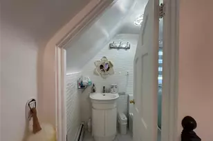 16 Ascot Ridge Rd, Great Neck, NY 11021 - Photo 23