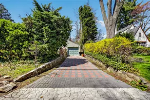 16 Ascot Ridge Rd, Great Neck, NY 11021 - Photo 27