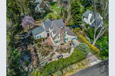 16 Ascot Ridge Road, Great Neck, NY 11021 - Photo 1