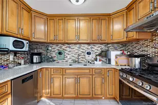 16 Ascot Ridge Rd, Great Neck, NY 11021 - Photo 13