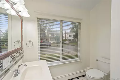 224 Bryant Avenue, Floral Park, NY 11001 - Photo 9