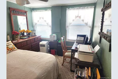 38B Village Circle S, Manorville, NY 11949 - Photo 11