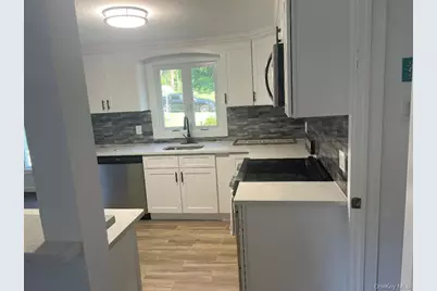 12 Croton Street, Melville, NY 11747 - Photo 3