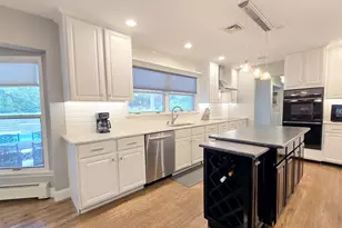 21 Durham Pl, Lake Grove, NY 11755 - Photo 23