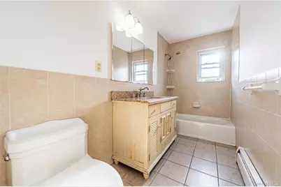 1027 Throggmorton Avenue, Bronx, NY 10465 - Photo 9