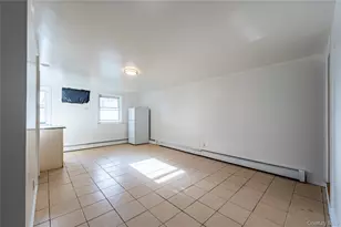 1027 Throggmorton Ave, Bronx, NY 10465 - Photo 21