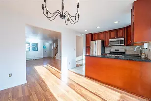 1027 Throggmorton Ave, Bronx, NY 10465 - Photo 5