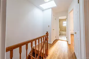 1027 Throggmorton Ave, Bronx, NY 10465 - Photo 15