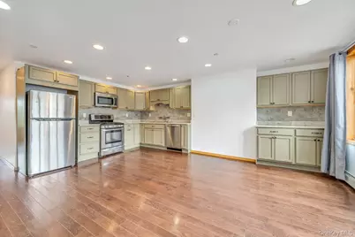 21-05 33rd Avenue, Astoria, NY 11106 - Photo 17