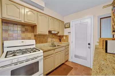 102 Clinton Avenue, New Rochelle, NY 10801 - Photo 11