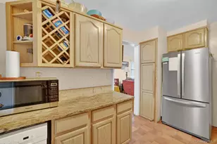 102 Clinton Ave, New Rochelle, NY 10801 - Photo 15