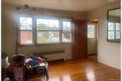 147 Chase Avenue, Yonkers, NY 10703 - Photo 11