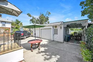 25-59 123rd St, Flushing, NY 11354 - Photo 17