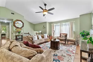 101 Plymouth Ave, Patchogue, NY 11772 - Photo 5