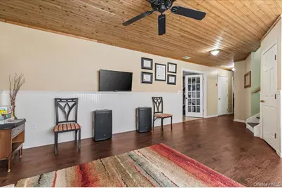 101 Plymouth Avenue, Patchogue, NY 11772 - Photo 17