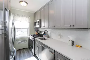 71-21 252nd St, Bellerose, NY 11426 - Photo 11