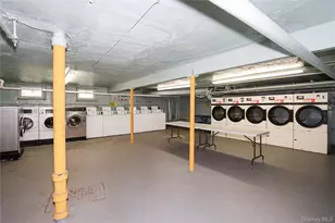 71-21 252nd St, Bellerose, NY 11426 - Photo 17