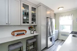 71-21 252nd St, Bellerose, NY 11426 - Photo 9