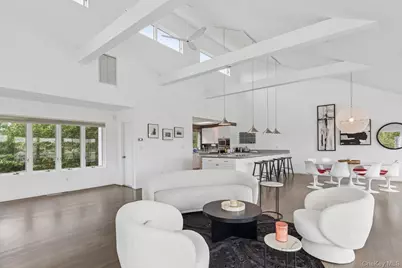 333 Roe Avenue, Patchogue, NY 11772 - Photo 5