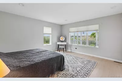 333 Roe Avenue, Patchogue, NY 11772 - Photo 29