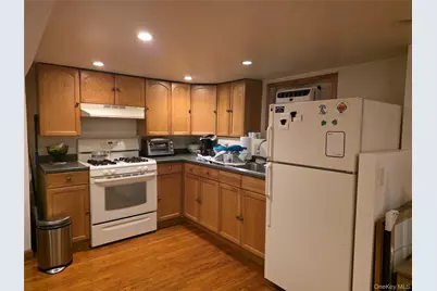 7949 77th Road, Glendale, NY 11385 - Photo 9