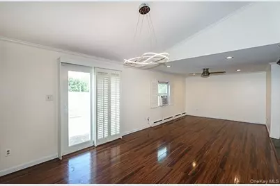 36 Torrey Pine Lane, Medford, NY 11763 - Photo 13