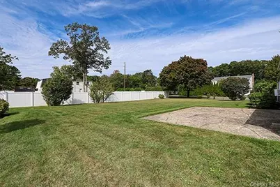 36 Torrey Pine Lane, Medford, NY 11763 - Photo 25