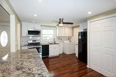 36 Torrey Pine Lane, Medford, NY 11763 - Photo 7