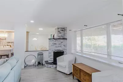 166 Cedar Court, Copiague, NY 11726 - Photo 7