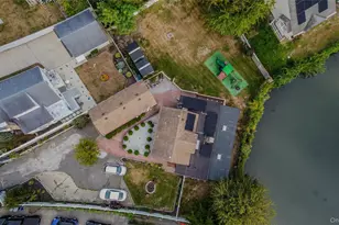 166 Cedar Ct, Copiague, NY 11726 - Photo 3