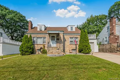 41 Maple Place, Yonkers, NY 10704 - Photo 1