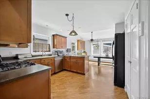 217 High St, Beacon, NY 12508 - Photo 5