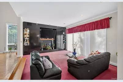 1 Ellen Court, Glen Cove, NY 11542 - Photo 21