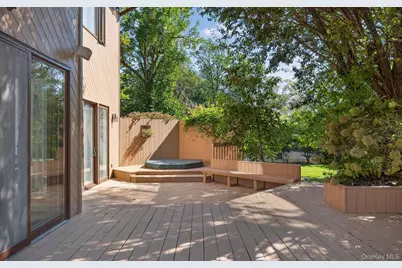 1 Ellen Court, Glen Cove, NY 11542 - Photo 13