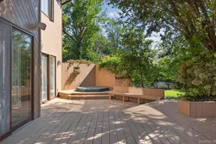 1 Ellen Ct, Glen Cove, NY 11542 - Photo 13