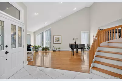 1 Ellen Court, Glen Cove, NY 11542 - Photo 15