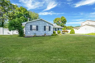 21 Coleridge Rd, Holbrook, NY 11741 - Photo 3