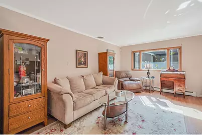 21 Coleridge Road, Holbrook, NY 11741 - Photo 5