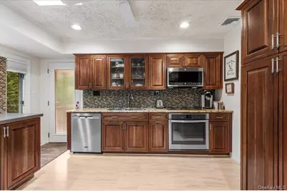 2 Doone Drive, Syosset, NY 11791 - Photo 9