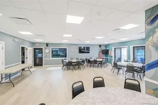 78 Cambridge Dr W, Copiague, NY 11726 - Photo 17