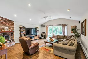 18 Norma Ln, Dix Hills, NY 11746 - Photo 9